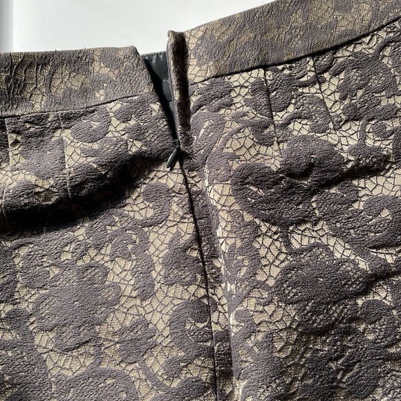 Banana Republic pencil skirt - Picture 6 of 8